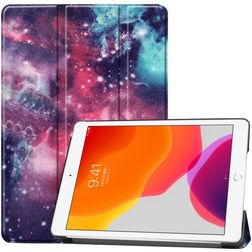 Mobigear Tri-Fold iPad 7 (2019) Hülle Klapphülle - Galaxis