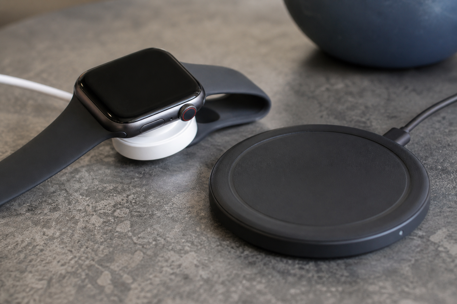 Kann man die Apple Watch kabellos laden mit einem Qi-Ladegerät?