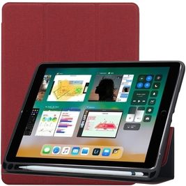 Mobigear Tri-Fold Gel iPad 6 (2018) Hülle TPU,Kunstleder Klapphülle + Stifthalter - Weinrot