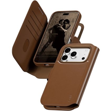 CARE by PanzerGlass Tango Two-in-One iPhone 18 Pro MagSafe 2in1 Klapphülle (herausnehmbar) Portemonnaie - Braun