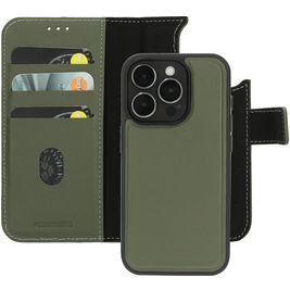 Mobiparts iPhone 15 Pro MagSafe Hülle Echtes Leder Abnehmbare 2in1 Klapphülle Geldbörse - Grün