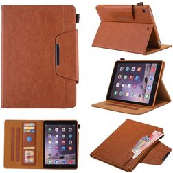 Mobigear Luxury iPad 8 (2020) Klapphülle + Stylus-Halter - Braun
