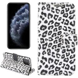 Mobigear Leopard iPhone 13 Hülle Klapphülle Geldbörse - Weiß