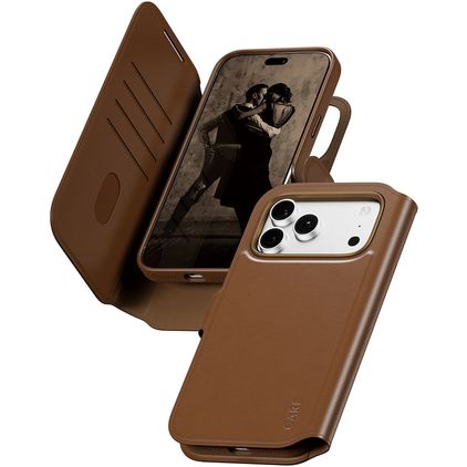CARE by PanzerGlass Tango Two-in-One iPhone 18 Pro Max MagSafe 2in1 Klapphülle (herausnehmbar) Portemonnaie - Braun